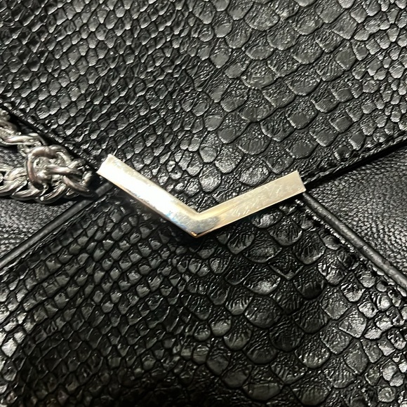 Faux black leather wristlet - Picture 4 of 4